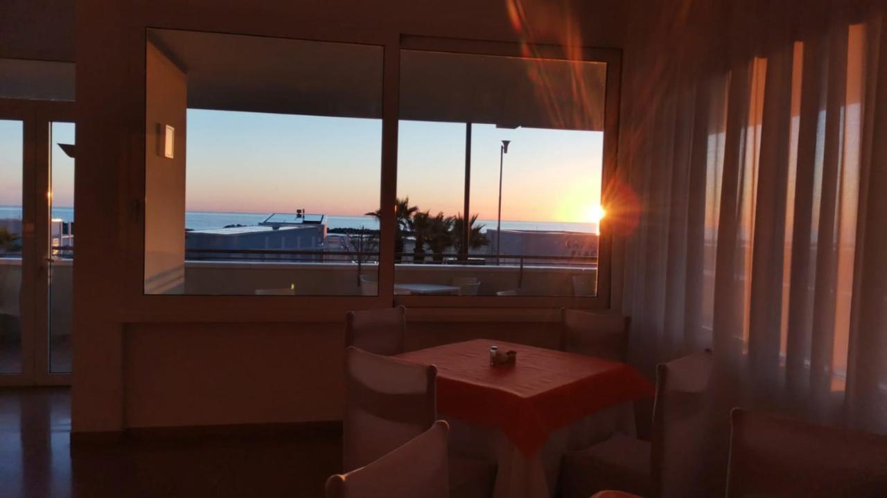 Hotel Croce Del Sud Rimini Exteriör bild